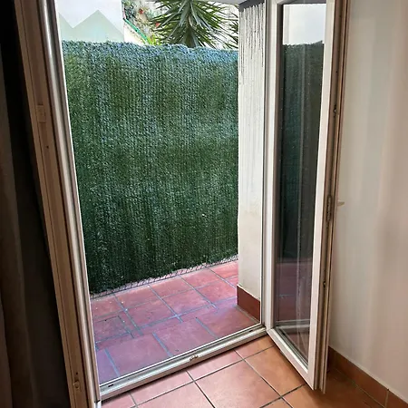 מלון ברמה אקונומית Urban Garden *