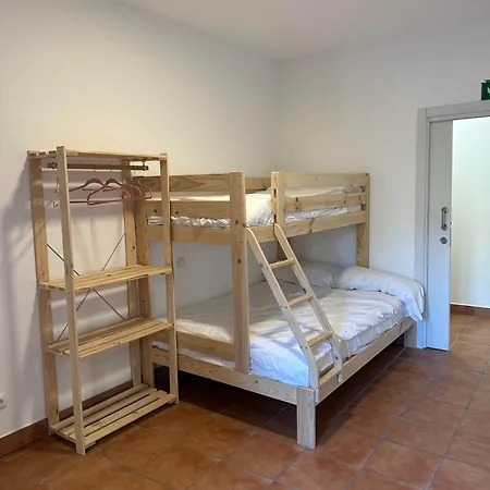 אכסניה Urban Garden