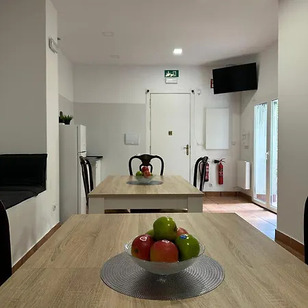 Urban Garden אכסניה *