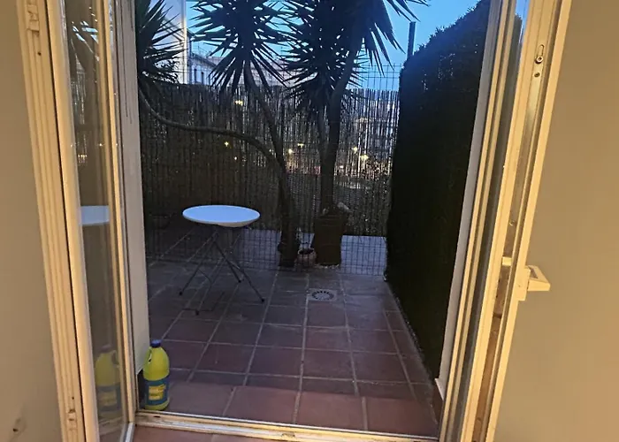 Urban Garden אכסניה