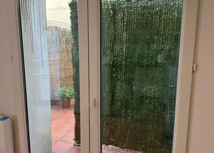 Urban Garden אכסניה