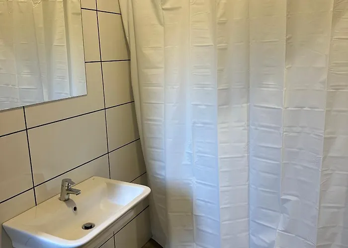 אכסניה Urban Garden