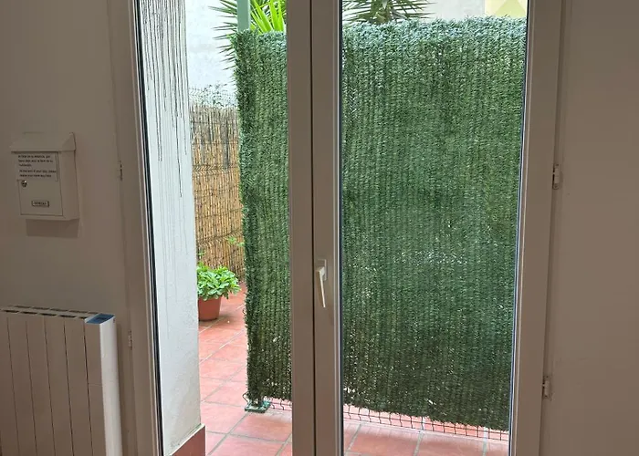 Urban Garden אכסניה *